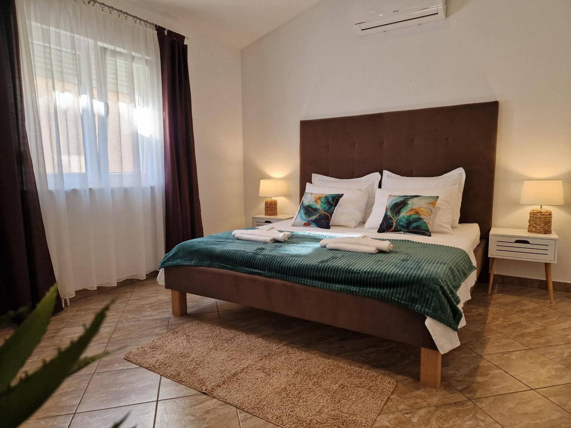 Holiday Home Near Trogir Kastel Stafilic Exterior photo